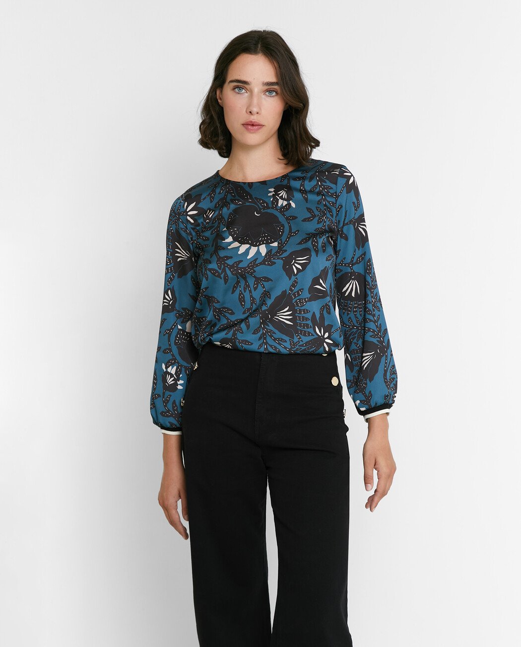 CAMISETA AZUL ESTAMPADA