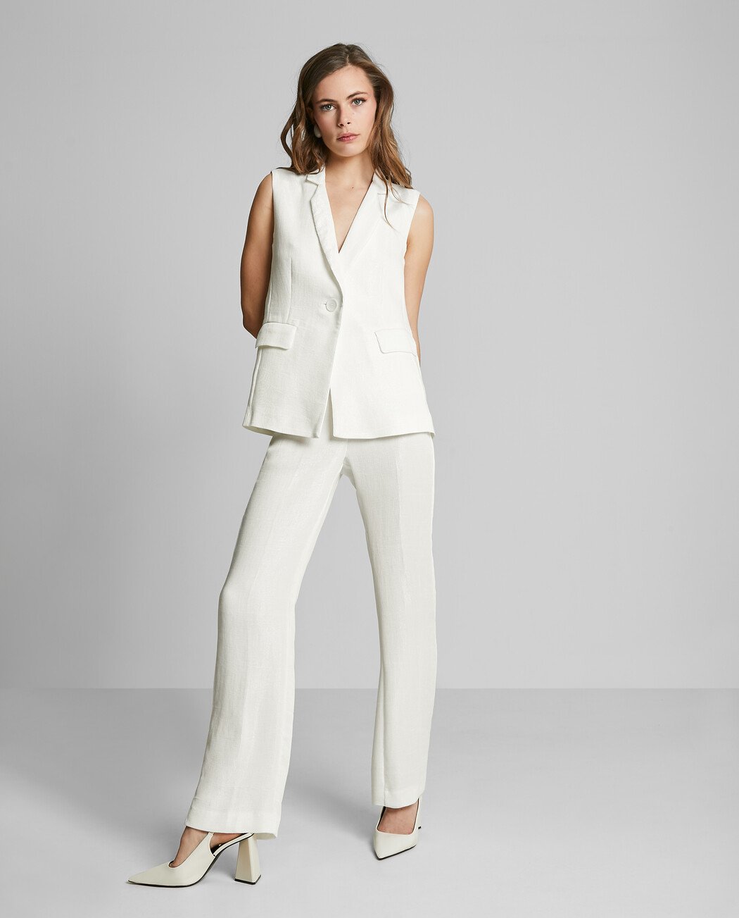 PANTALÓN CON ESTRUCTURA