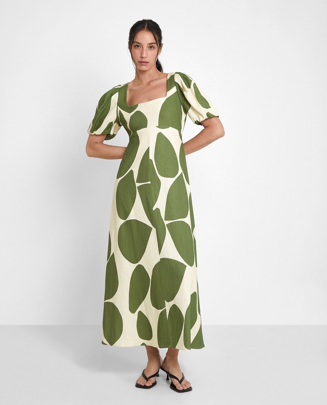 VESTIDO VUELO DE TEJIDO FIBRA NATURAL