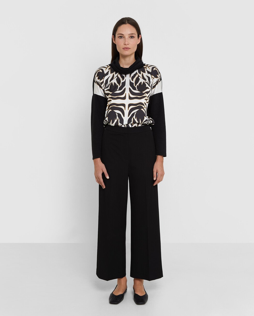 CAMISETA CUELLO VUELTO