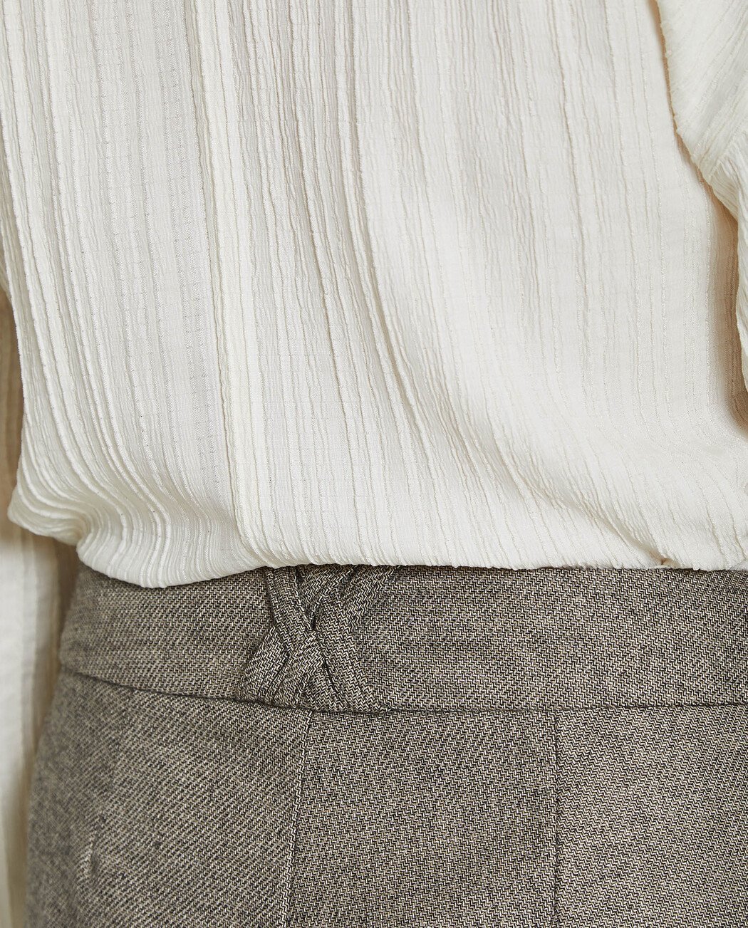 PANTALÓN TRAJE CROP