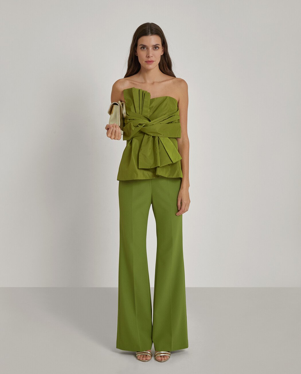 TOP STRAPLESS CON LAZO FRONTAL