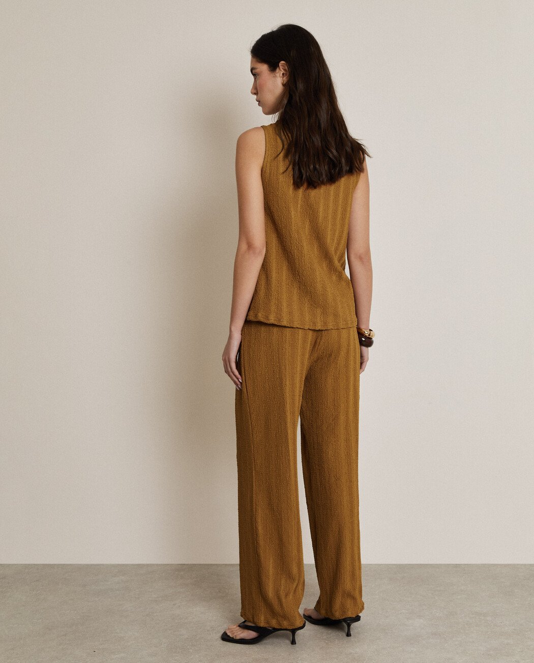 PANTALÓN ELÁSTICO TEXTURIZADO