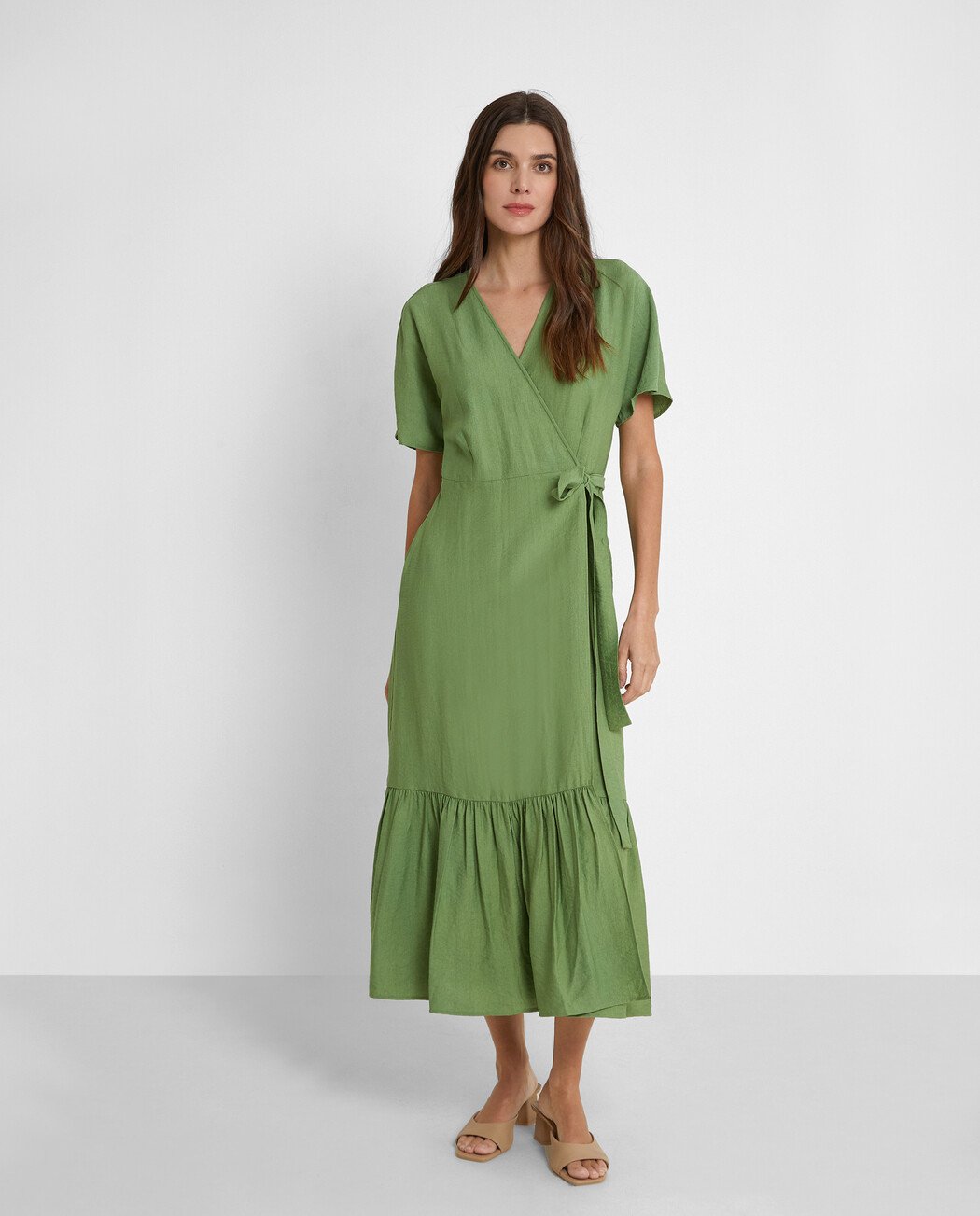 VESTIDO CRUZADO CON VOLANTE