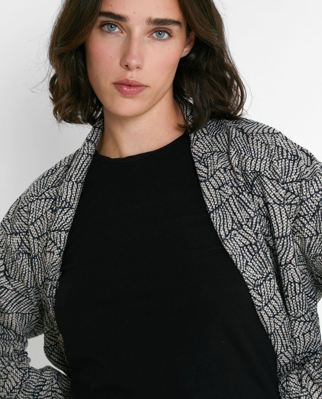 CHAQUETA ESTAMPADA