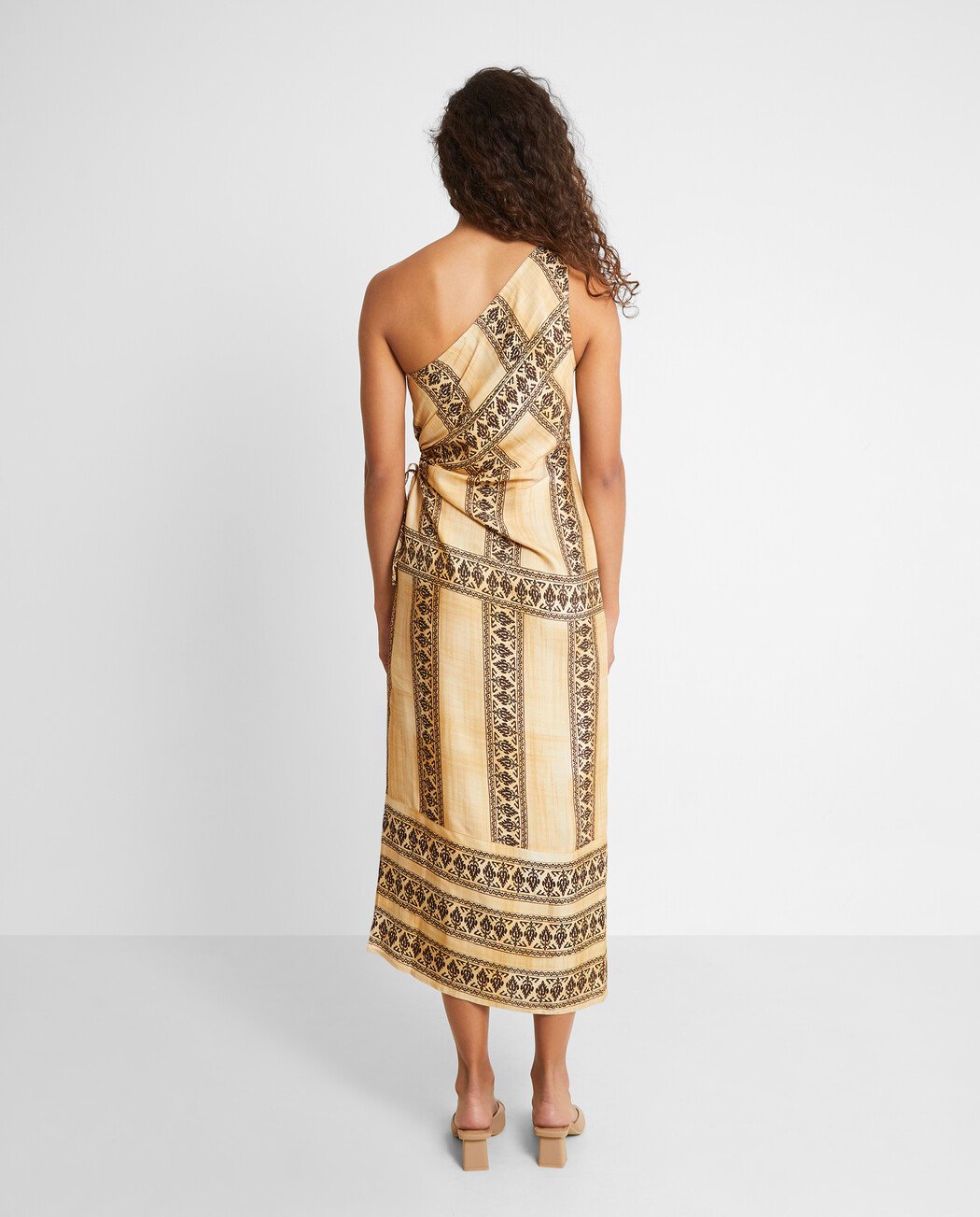 VESTIDO MIDI ASIMÉTRICO ESTAMPADO