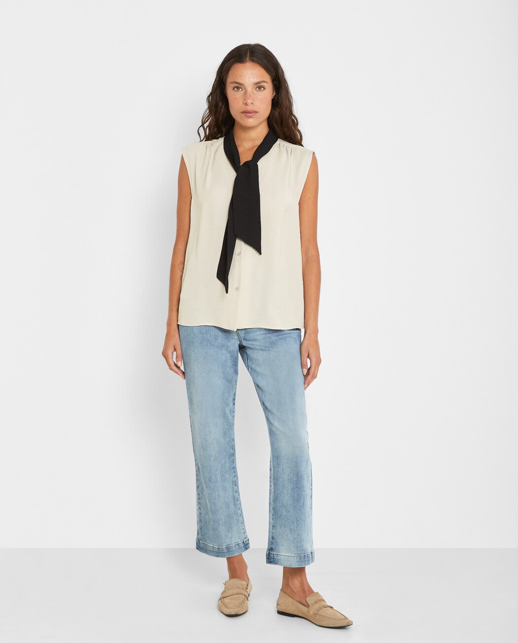 BLUSA LAZO EN CUELLO
