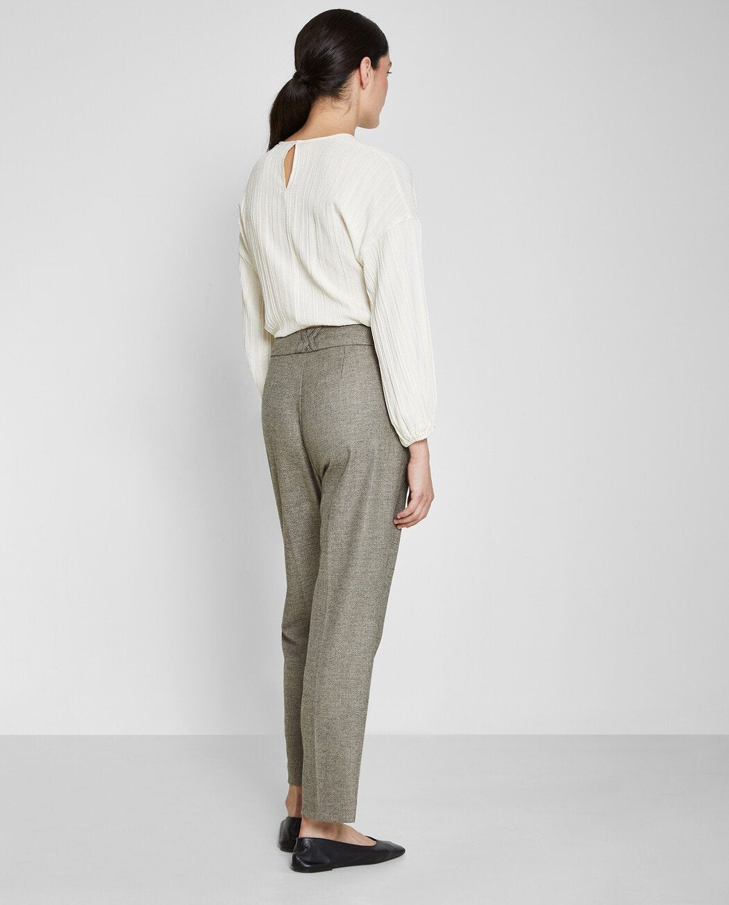 PANTALÓN TRAJE CROP
