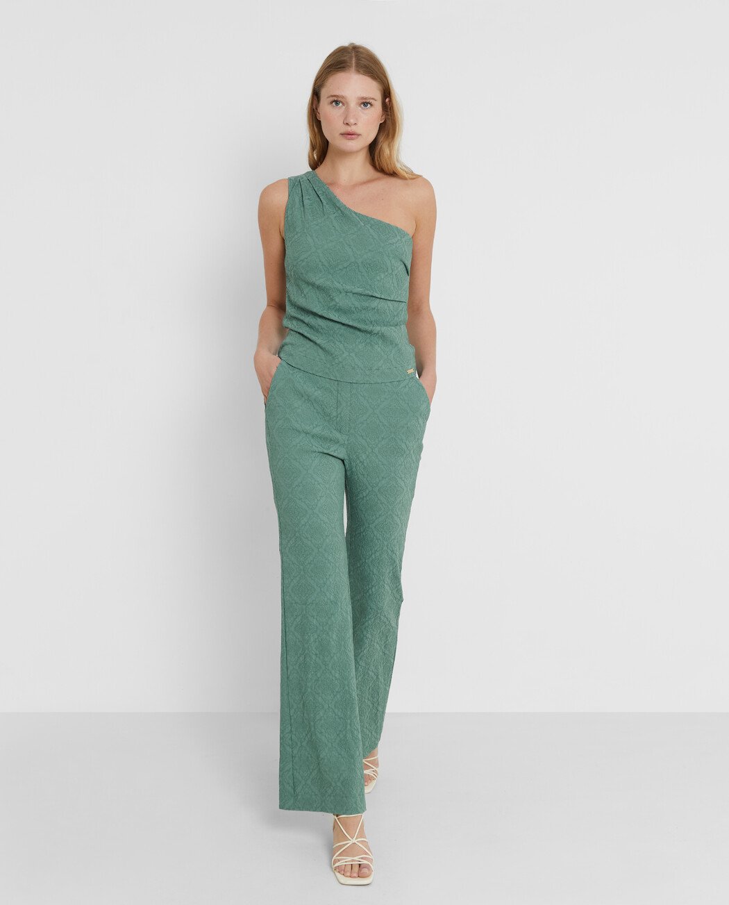 PANTALÓN TEJIDO JACQUARD