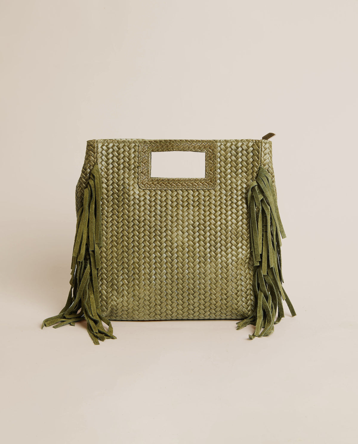 BOLSO TRENZADO CON FLECOS