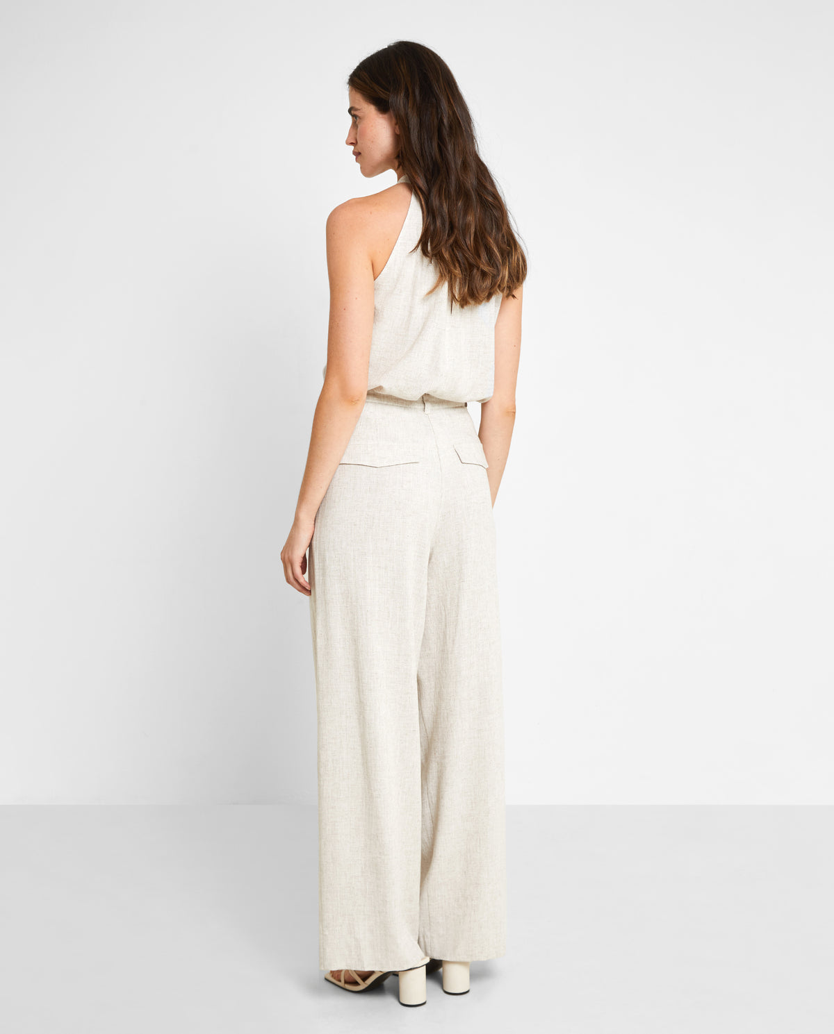 TOP ESCOTE HALTER