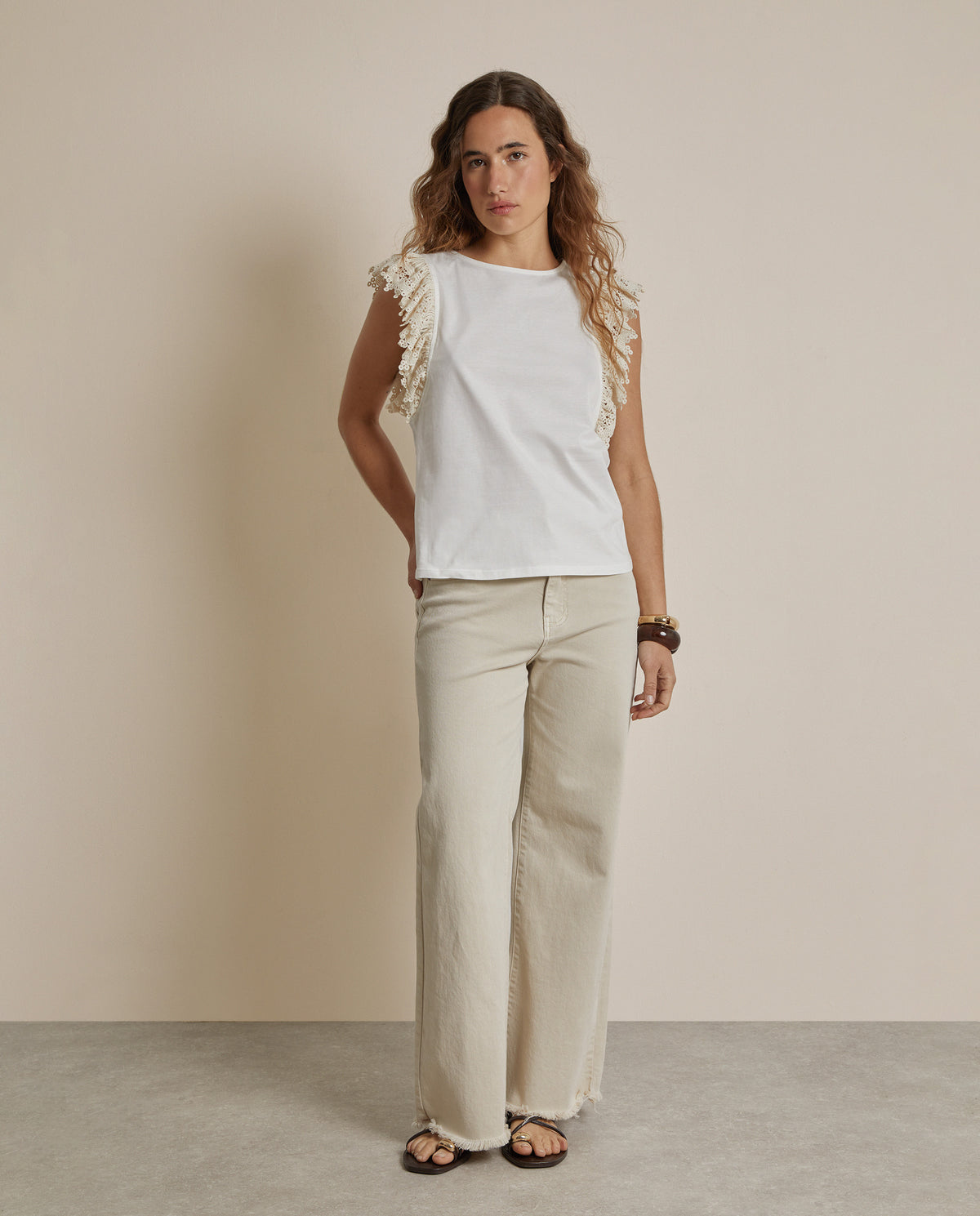 T-SHIRT WITH RUFFLED SLEEVES