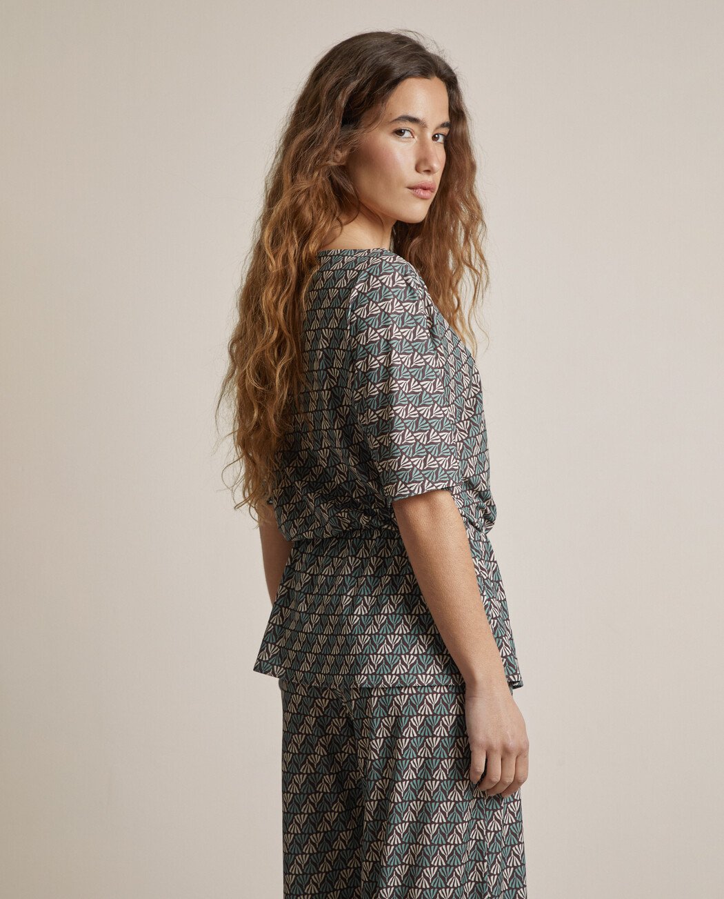 BLUSA FLUIDA VOLANTE