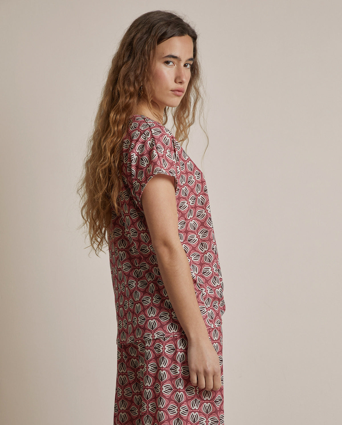 GEOMETRIC PRINT T-SHIRT