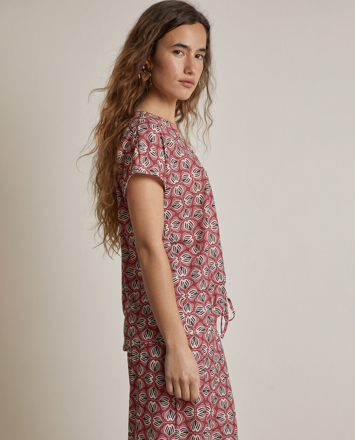 GEOMETRIC PRINT T-SHIRT