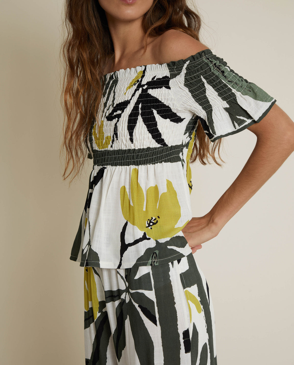 PRINTED OFF-SHOULDER TOP