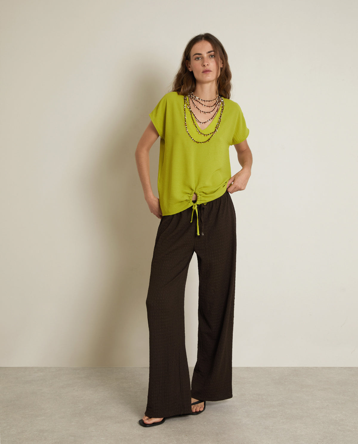 BLUSA AJUSTABLE EN BAJO