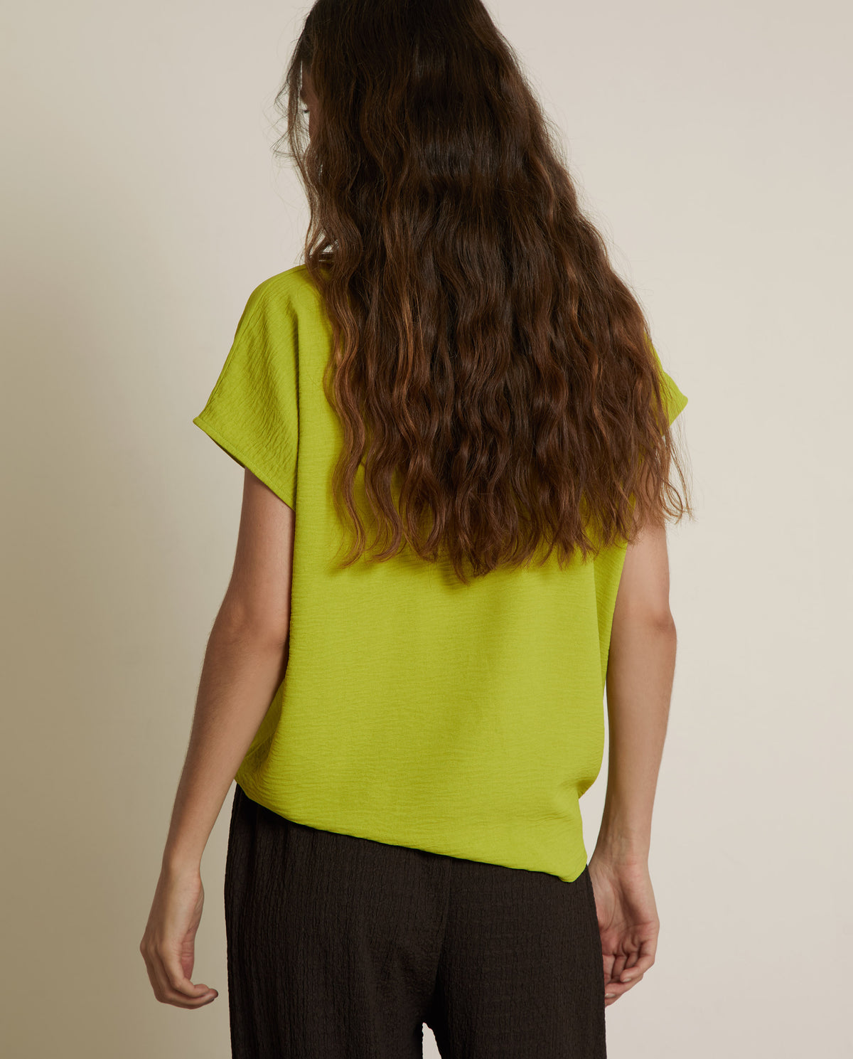 BLUSA AJUSTABLE EN BAJO