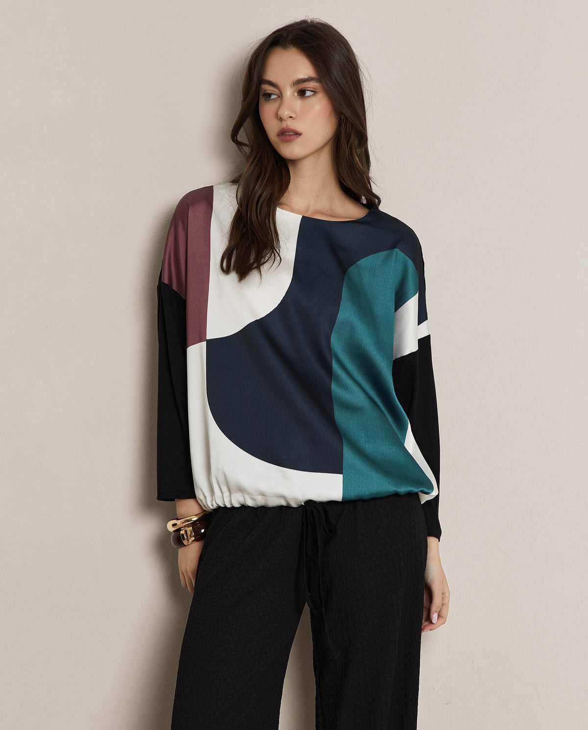 PRINTED SWEATSHIRT WITH RUBBER DETAIL