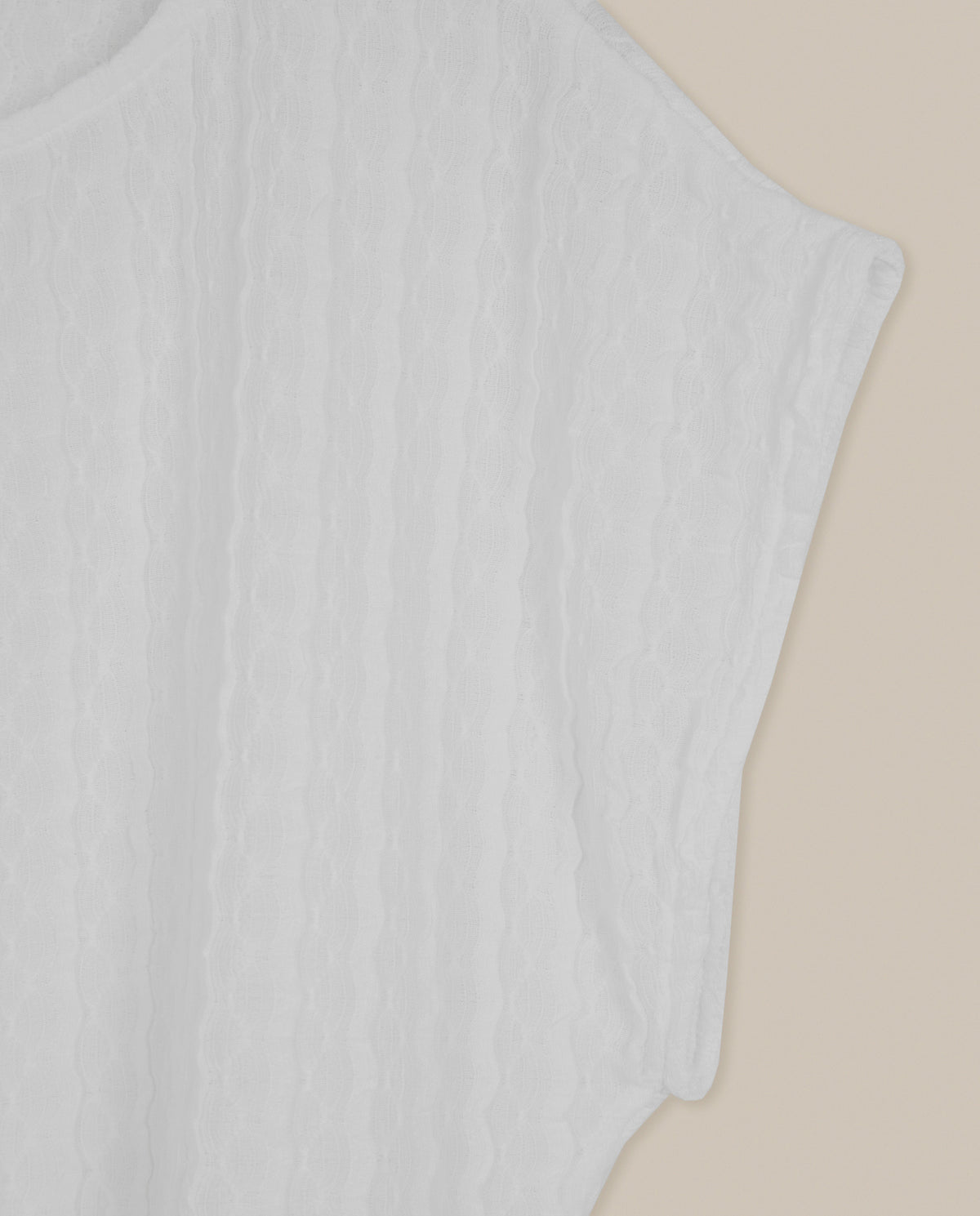 TEXTURED T-SHIRT