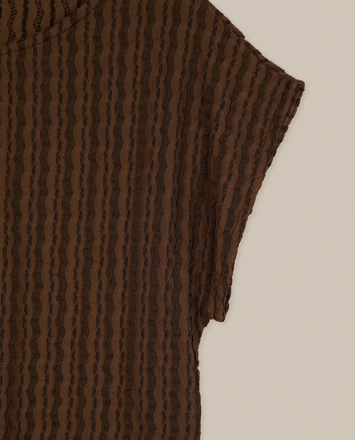 TEXTURED T-SHIRT