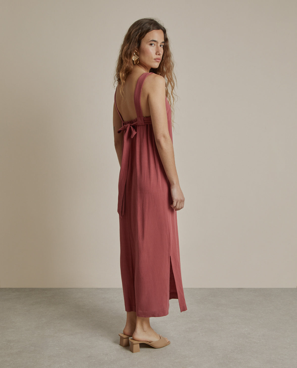 VESTIDO MIDI TIRANTES