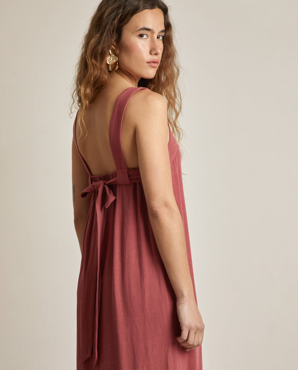 VESTIDO MIDI TIRANTES