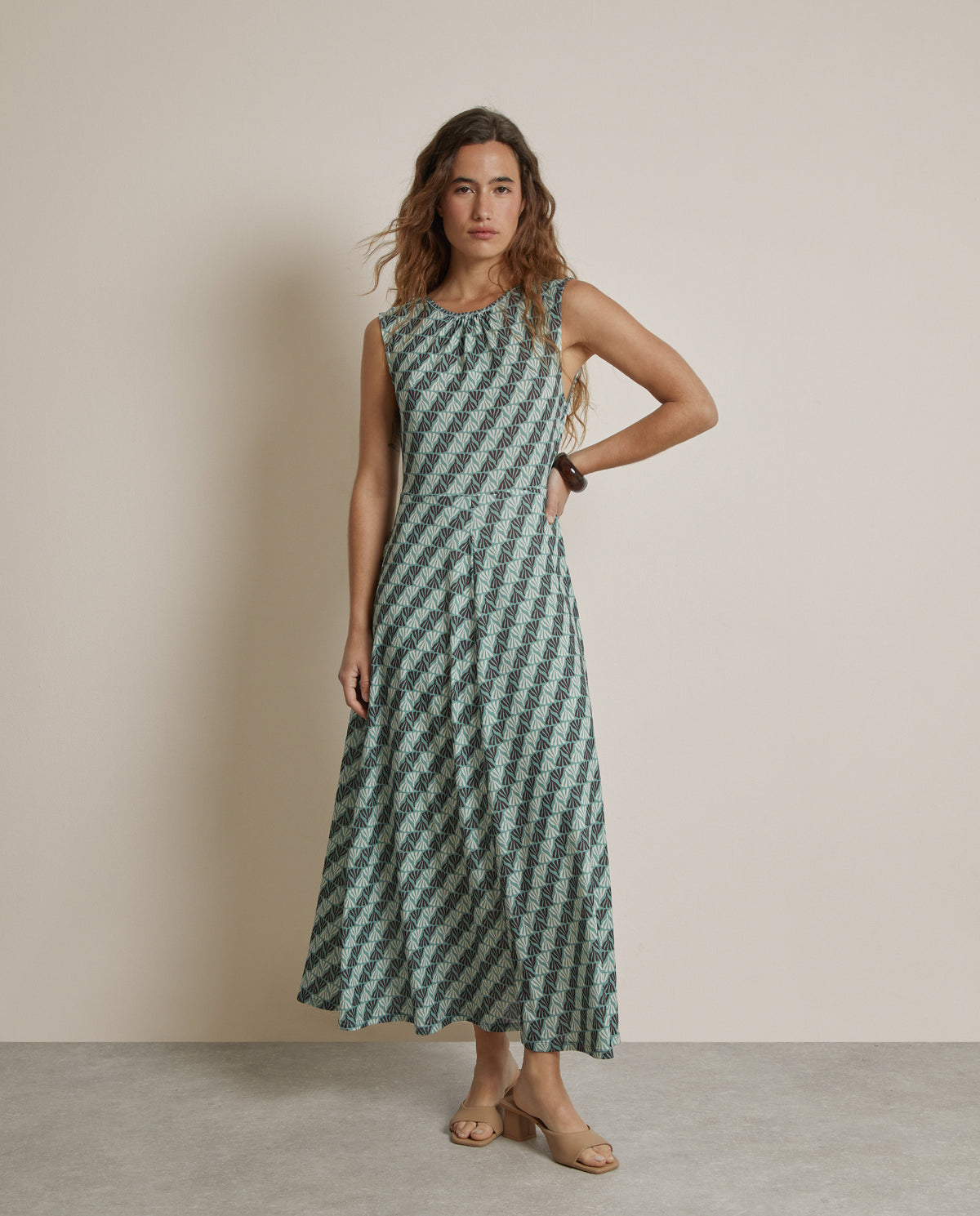 VESTIDO ESTAMPADO APERTURA
