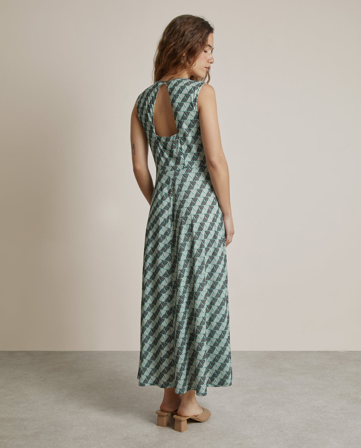 VESTIDO ESTAMPADO APERTURA