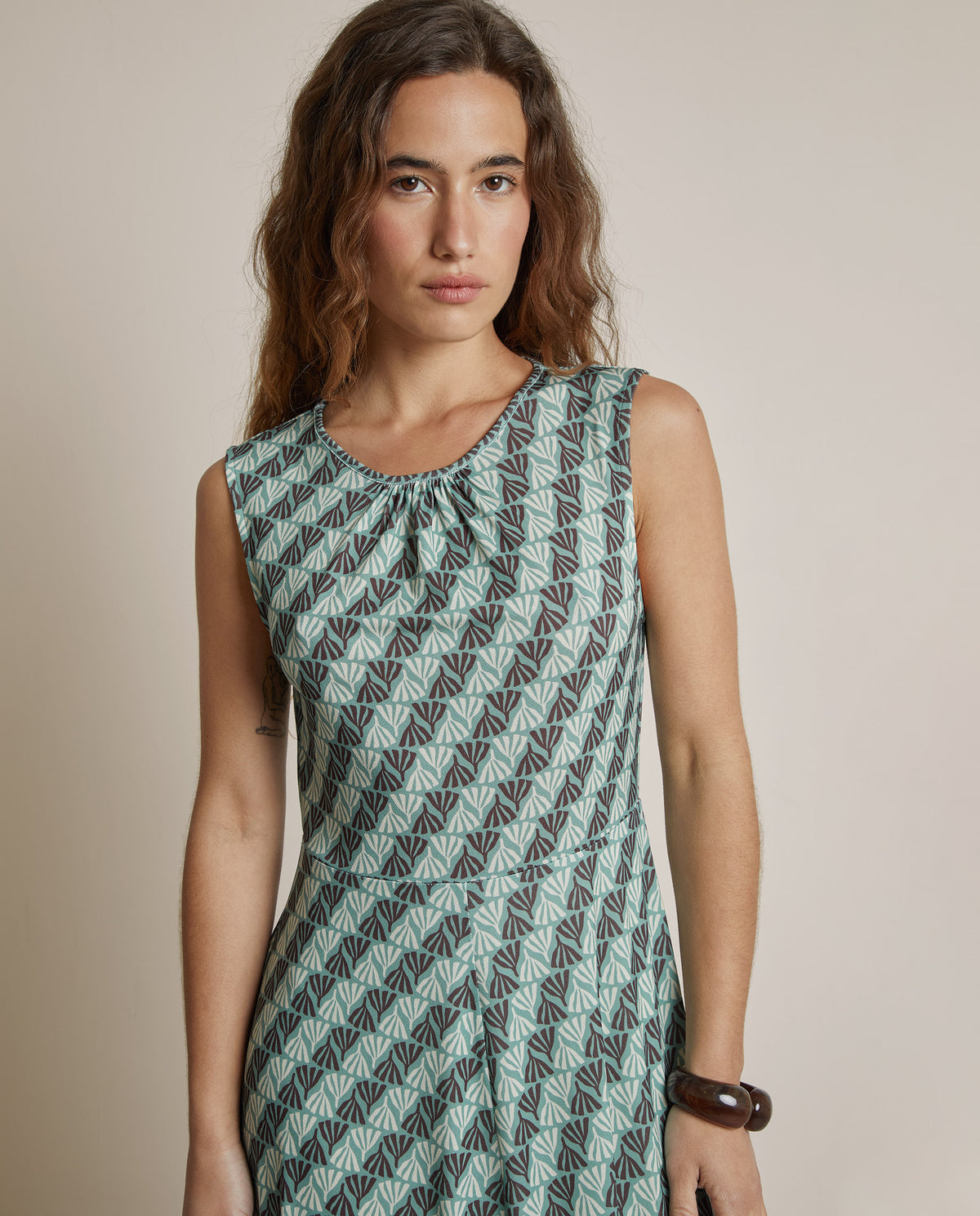 VESTIDO ESTAMPADO APERTURA