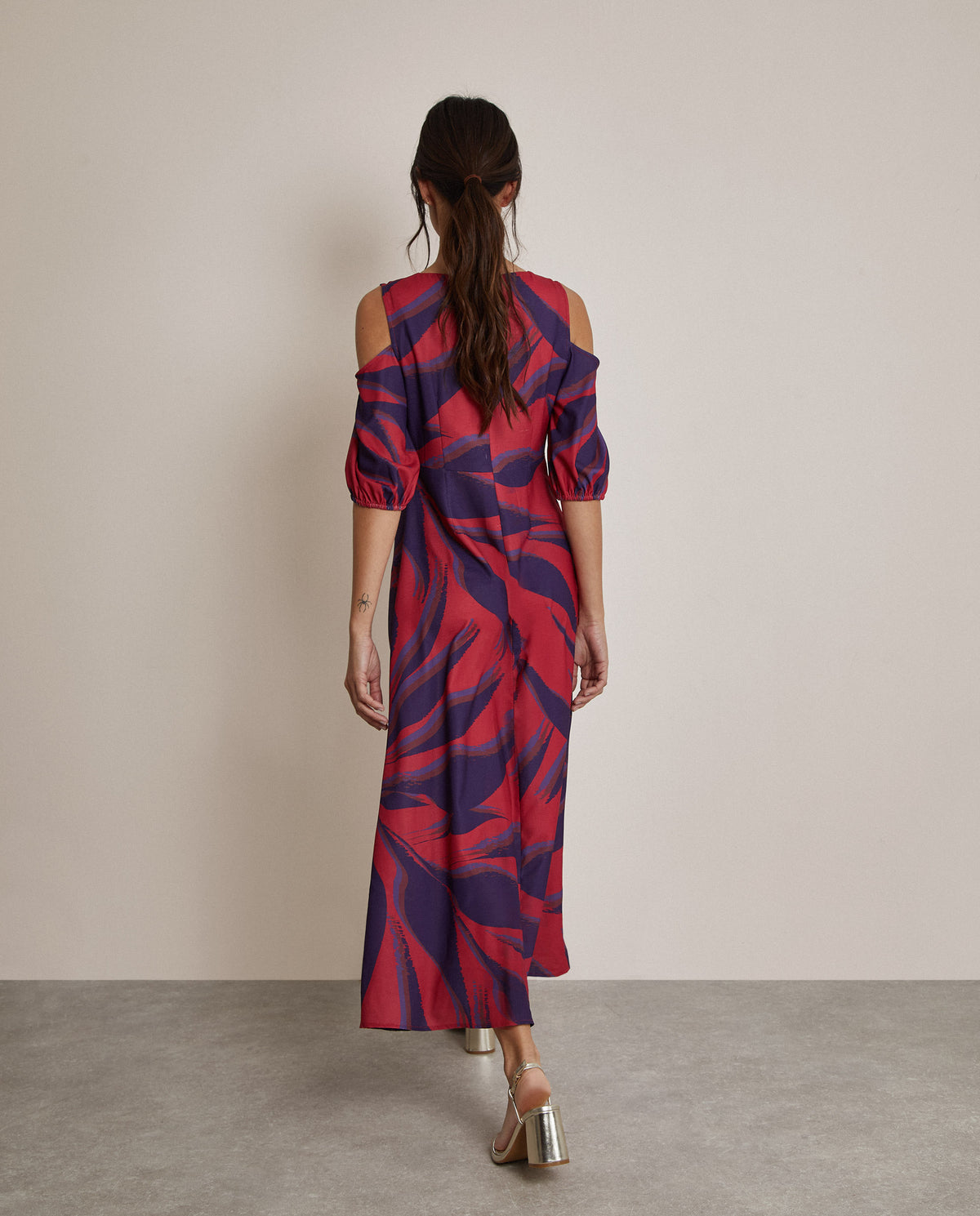 VESTIDO MANGAS CUT OUT