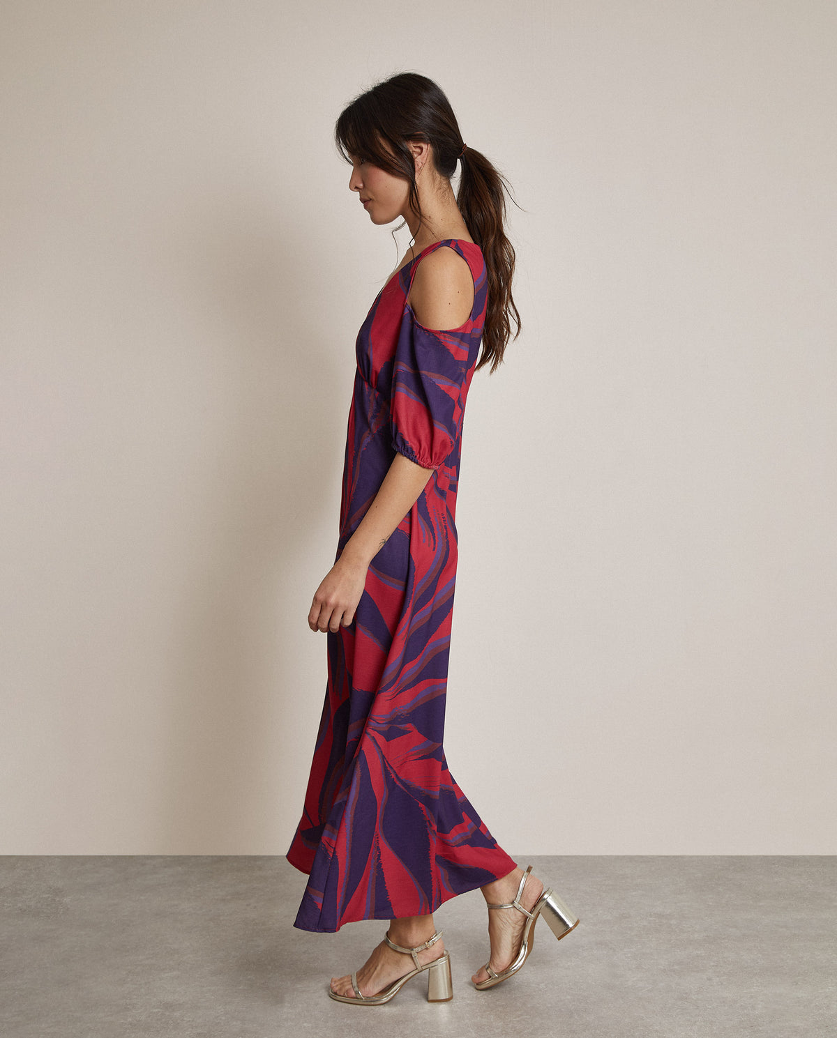 VESTIDO MANGAS CUT OUT