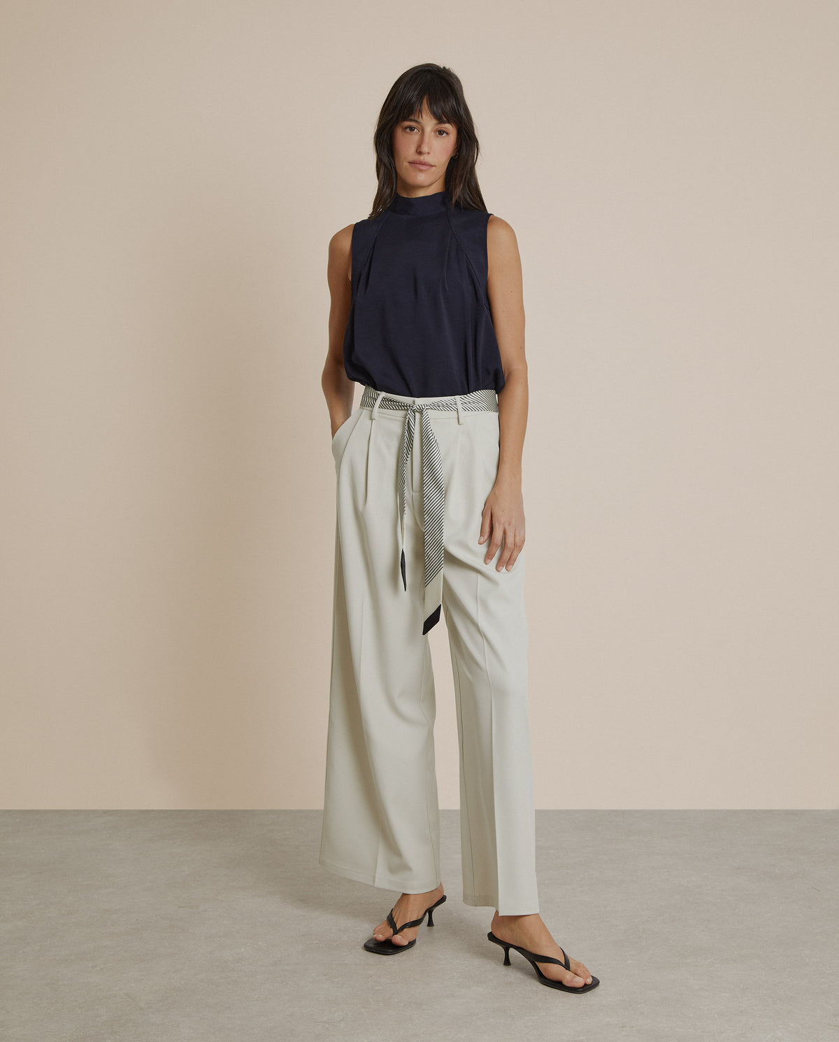 PANTALÓN PALAZZO CON CINTURÓN PAÑUELO