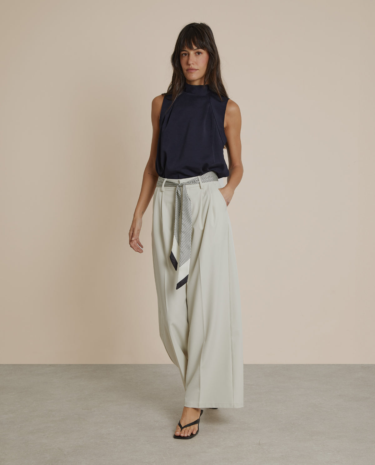 PANTALÓN PALAZZO CON CINTURÓN PAÑUELO