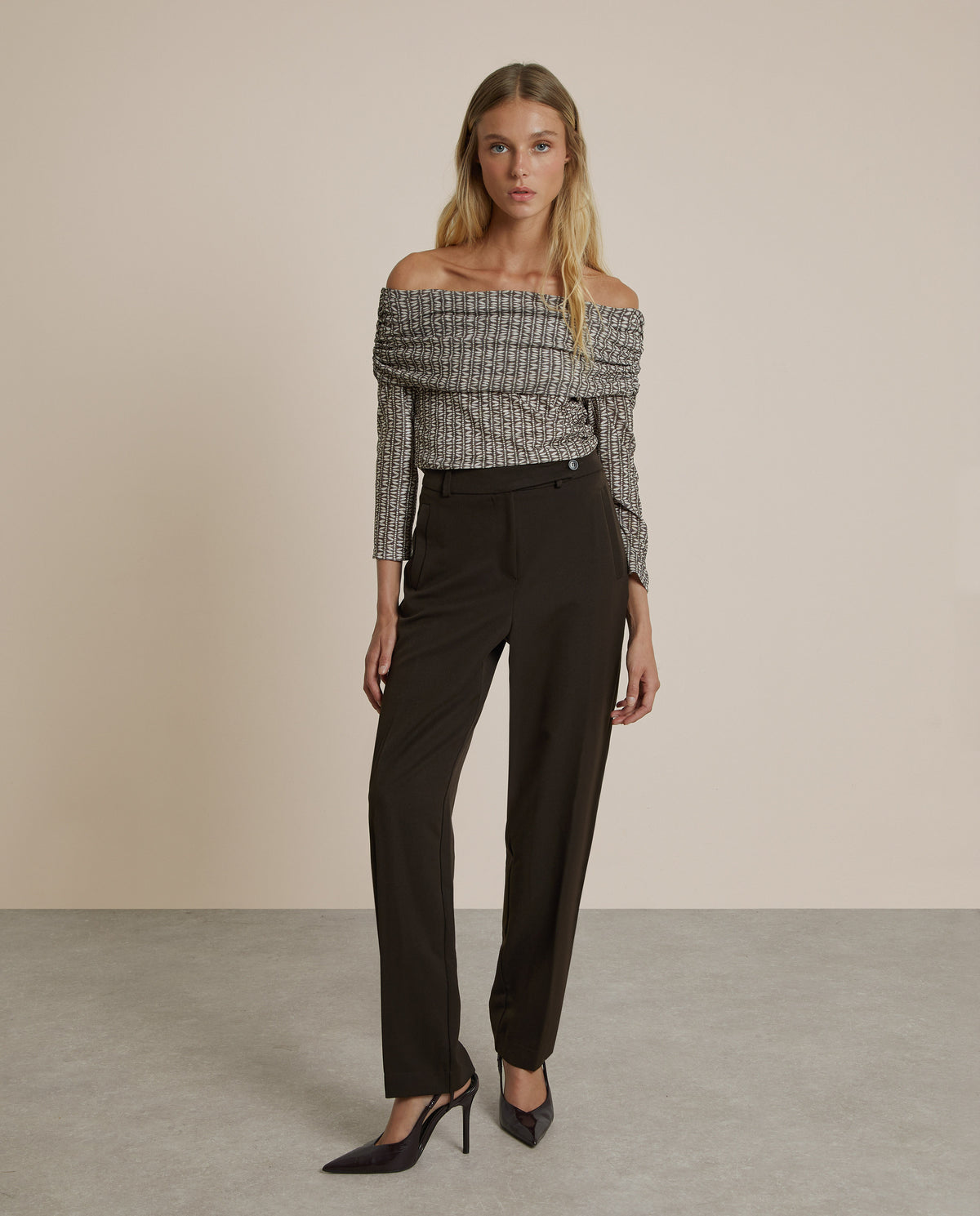 PANTALÓN PINZAS