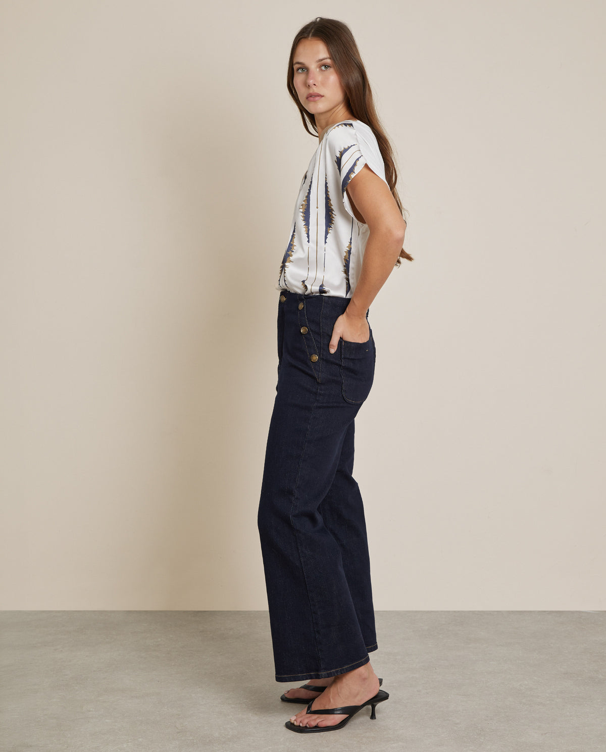 PANTALÓN VAQUERO BOTONES