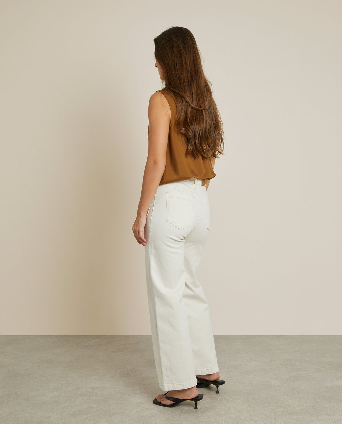PANTALÓN VAQUERO BOTONES