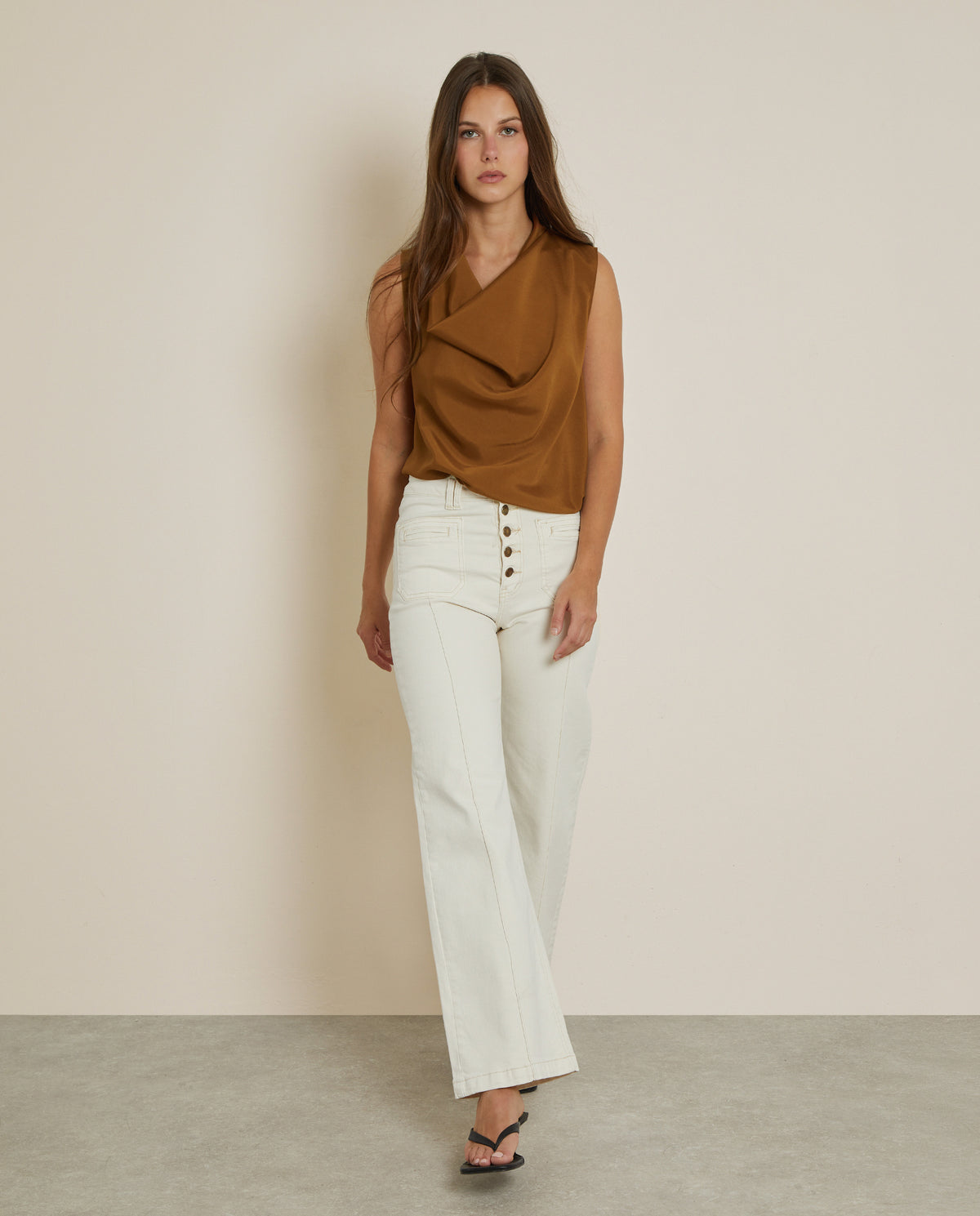 PANTALÓN VAQUERO BOTONES