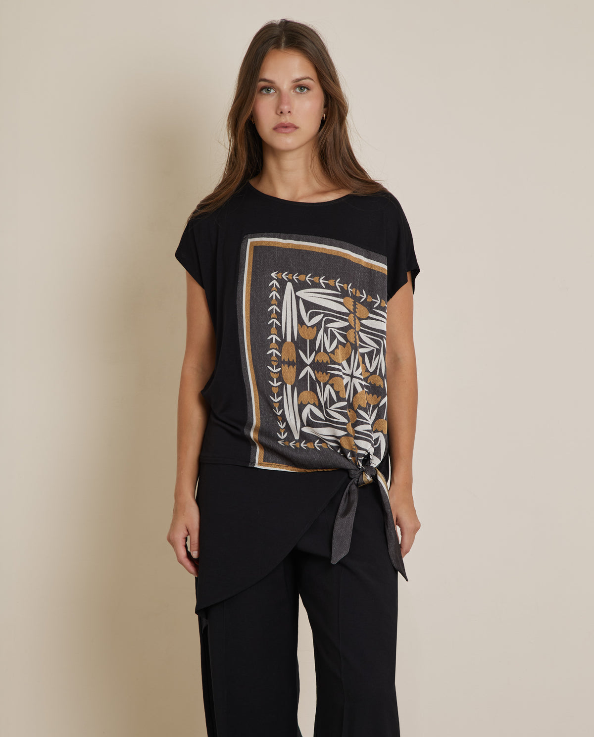 CAMISETA NUDO LATERAL