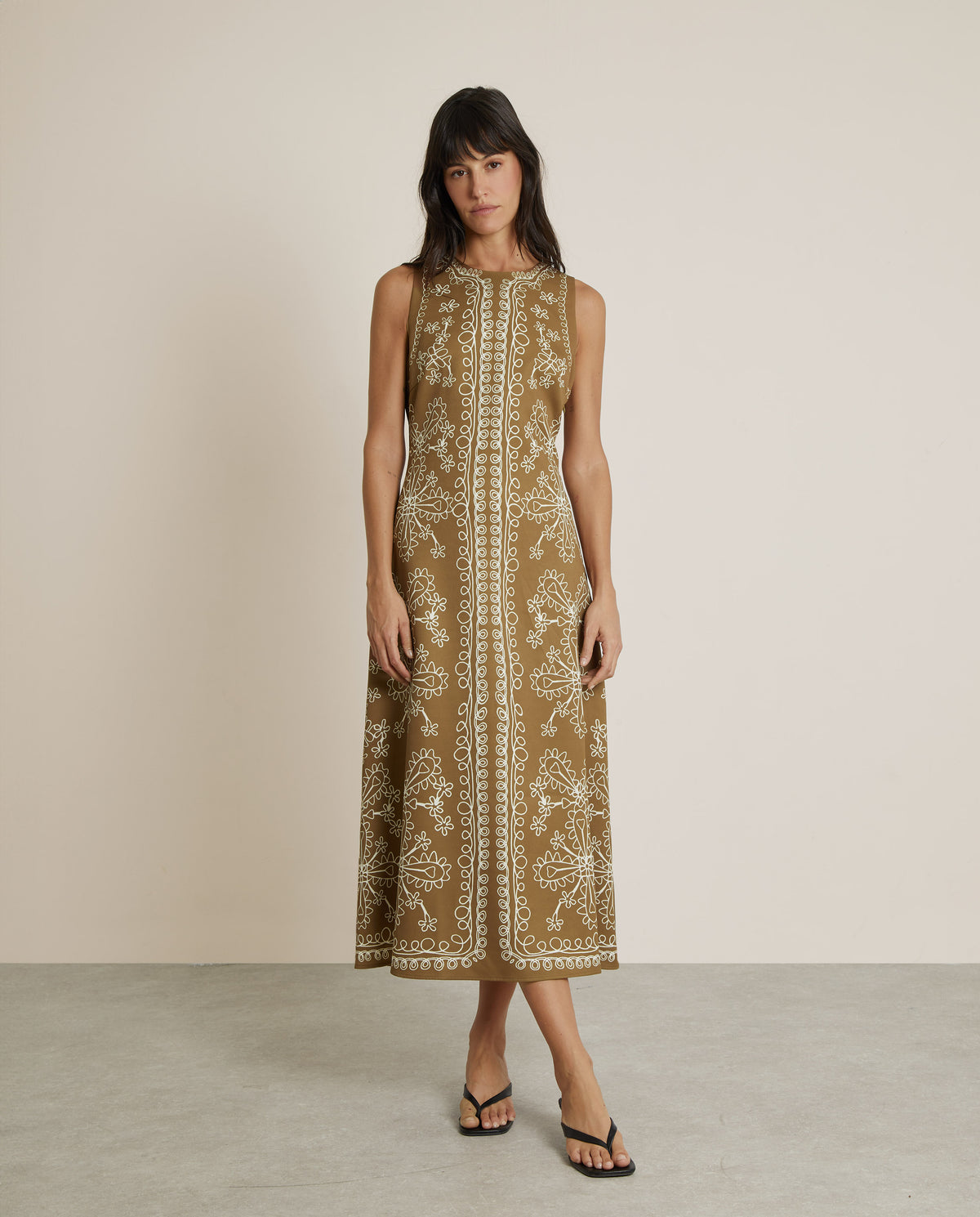 VESTIDO MIDI ESTAMPADO BORDADO