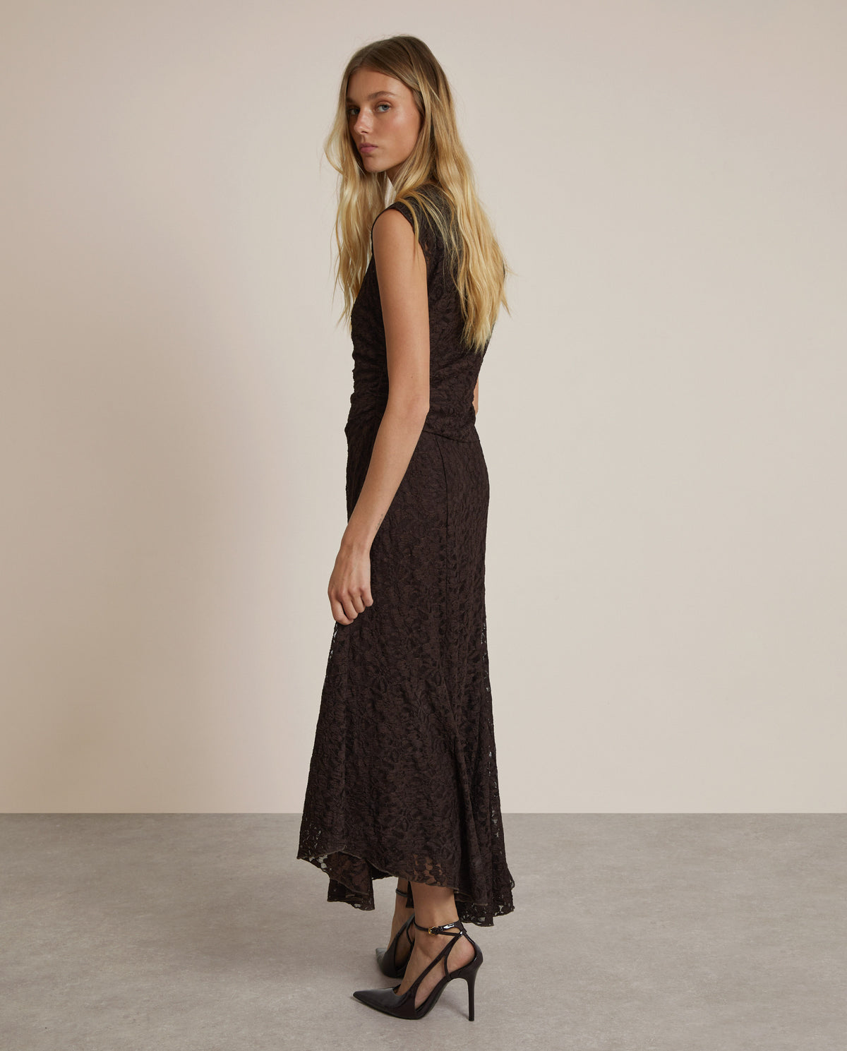 VESTIDO MIDI ASIMÉTRICO