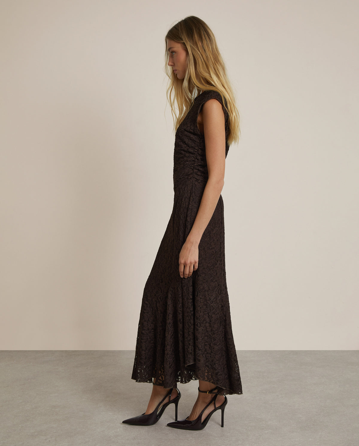 VESTIDO MIDI ASIMÉTRICO