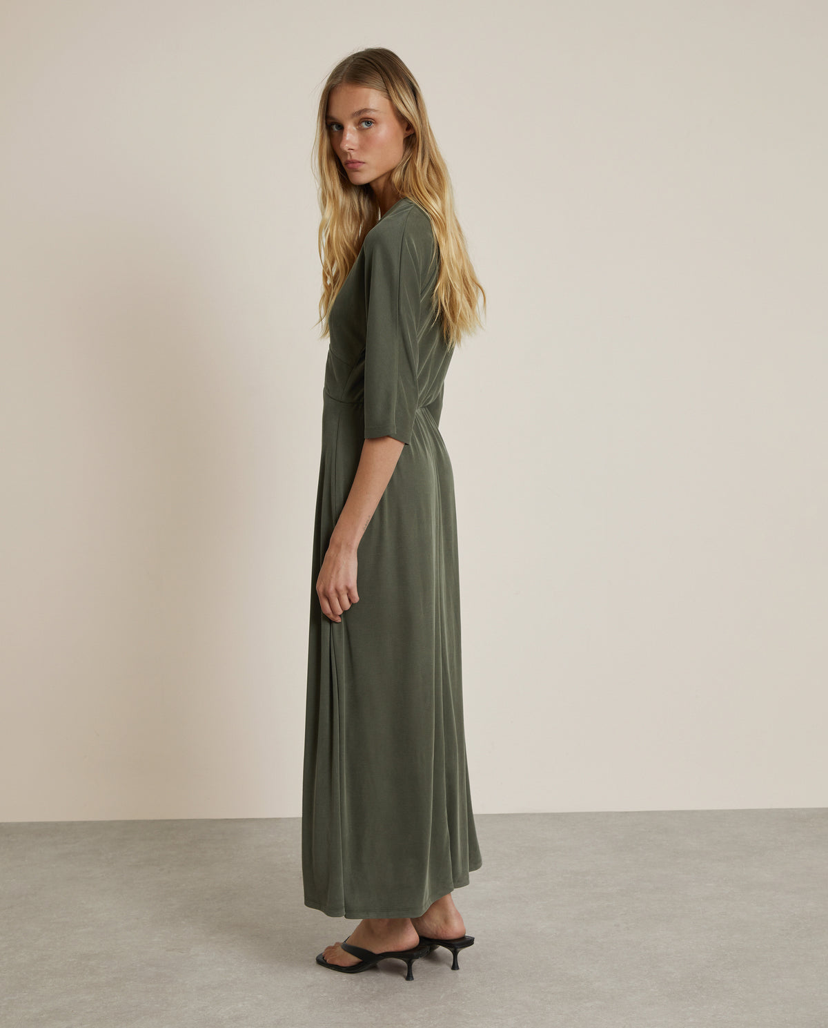 VESTIDO CAQUI