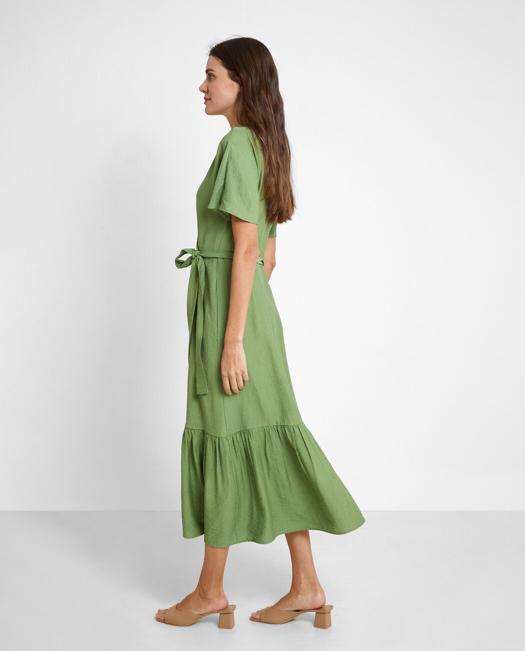VESTIDO CRUZADO CON VOLANTE
