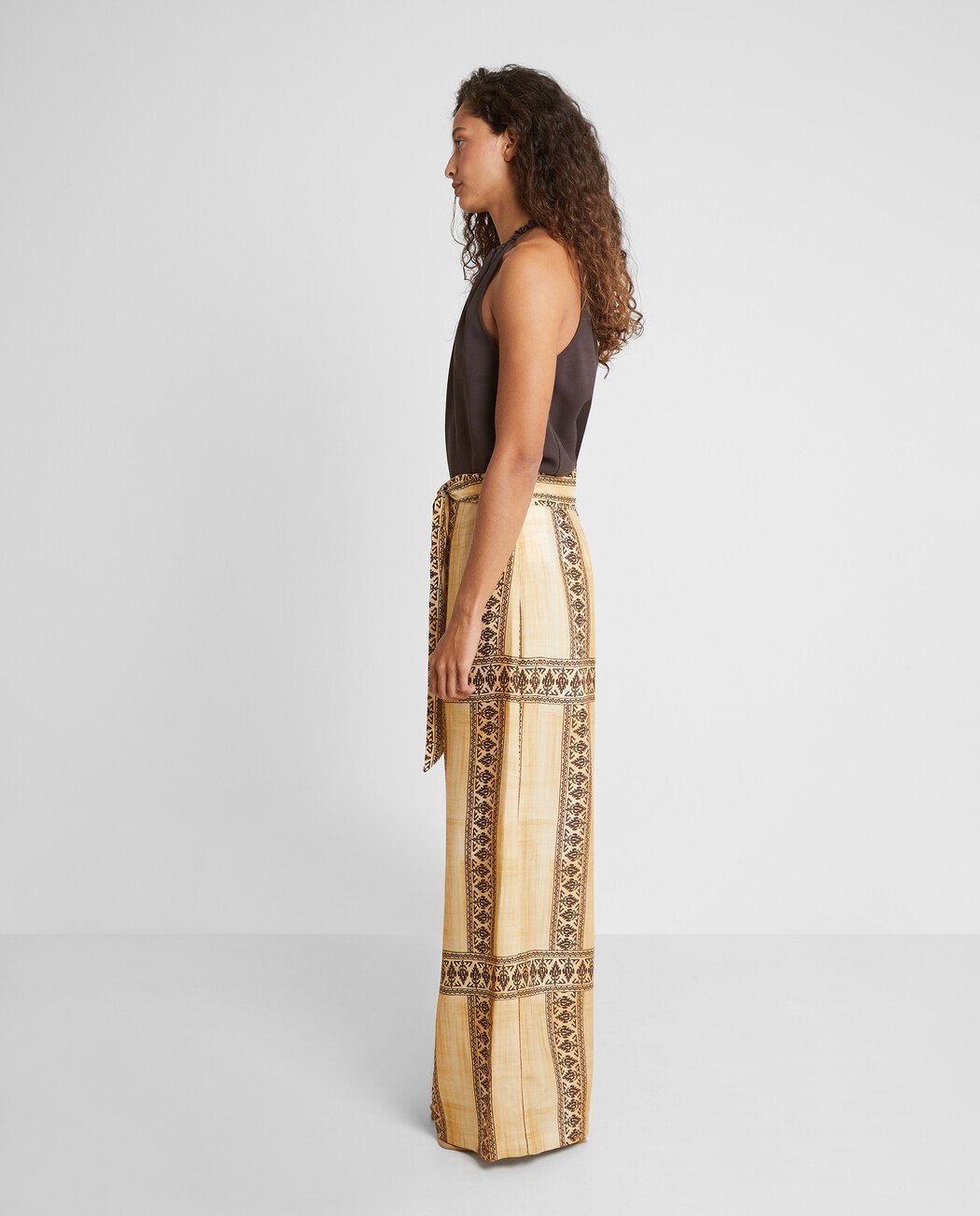 PANTALÓN PALAZZO ESTAMPADO CON CINTURÓN