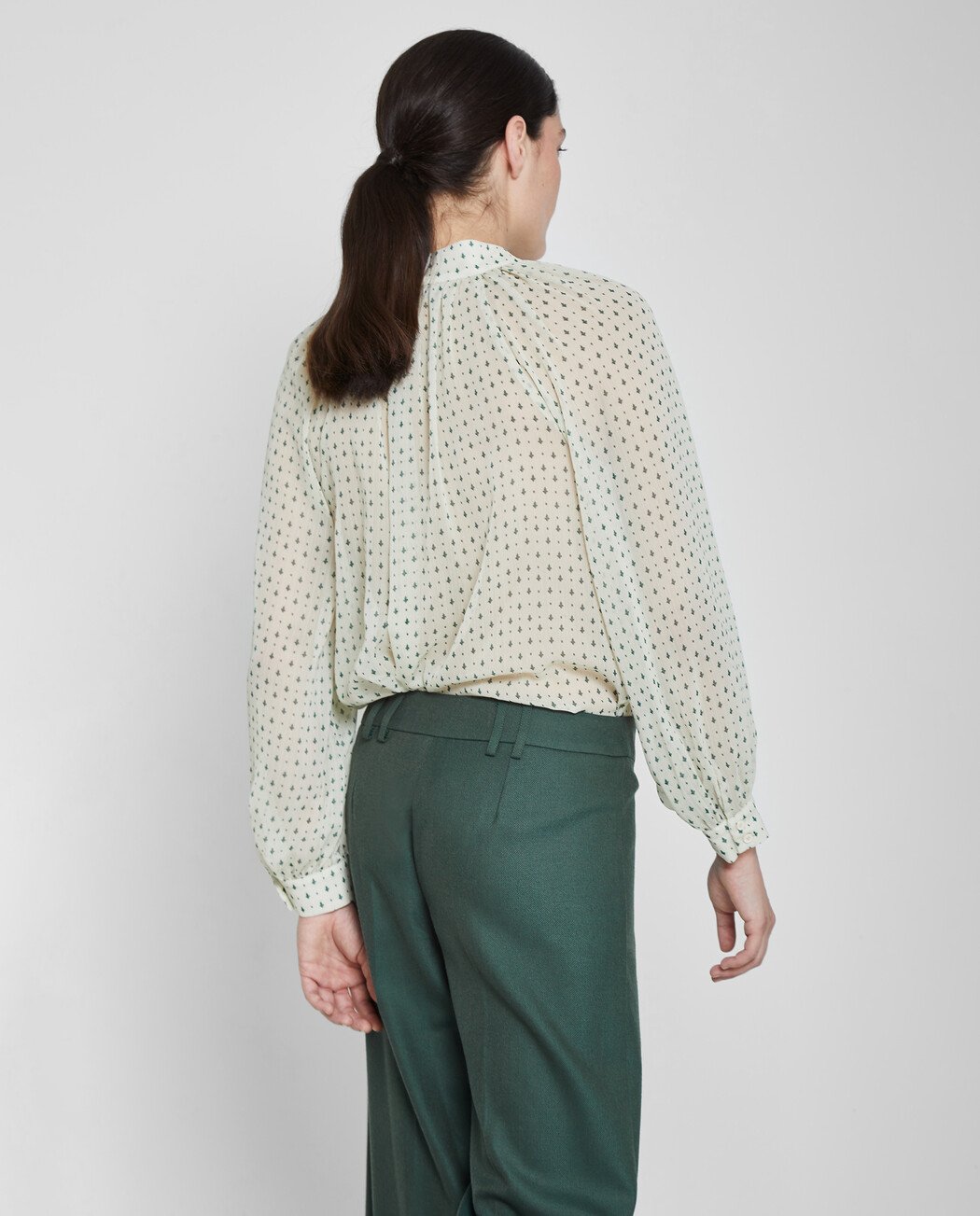 BLUSA LAZO EN CUELLO